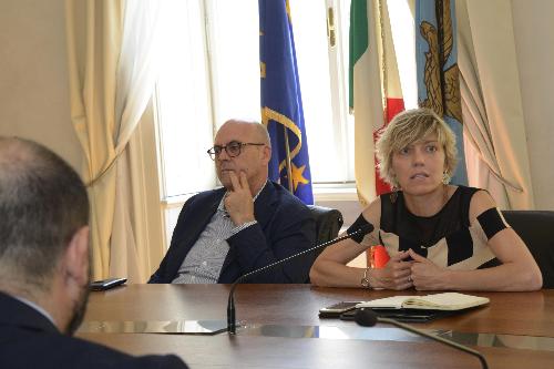 Sebastiano Callari (Assessore regionale Funzione pubblica e Semplificazione) con Barbara Zilli (Assessore regionale Finanze e Patrimonio) al Tavolo sindacale Insiel - Trieste 19/07/2018